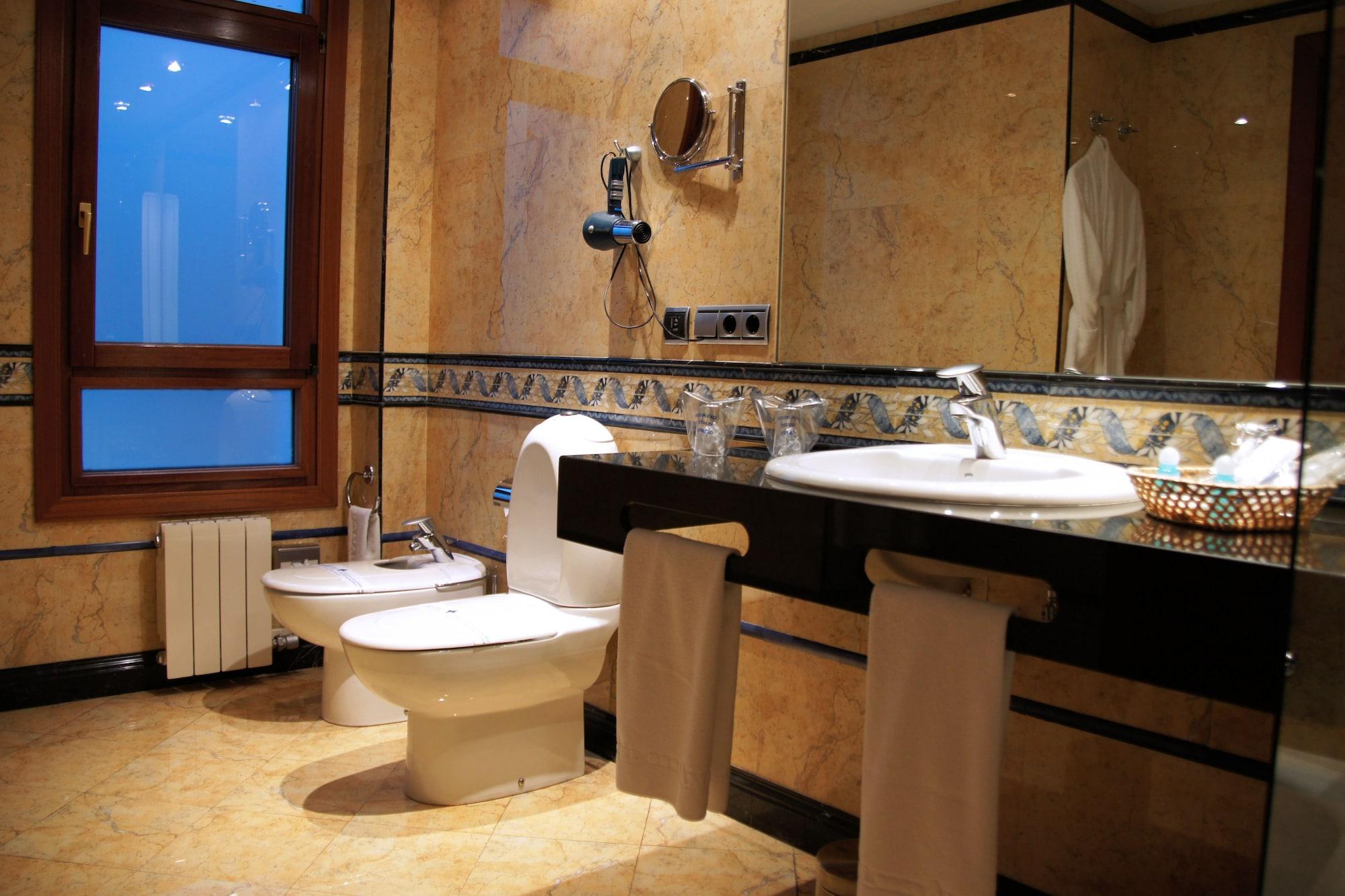 Hotel Amadeus บายาโดลิด ภายนอก รูปภาพ