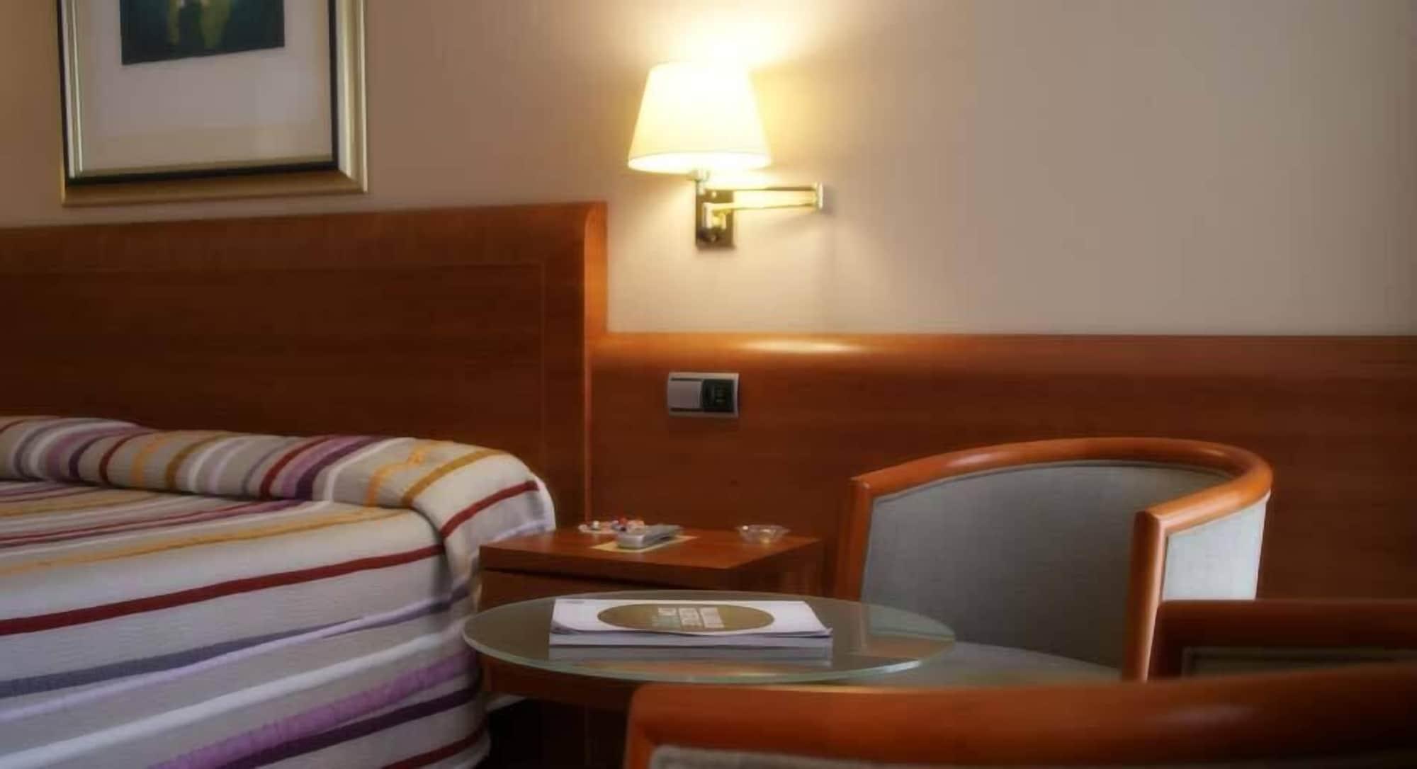 Hotel Amadeus บายาโดลิด ภายนอก รูปภาพ