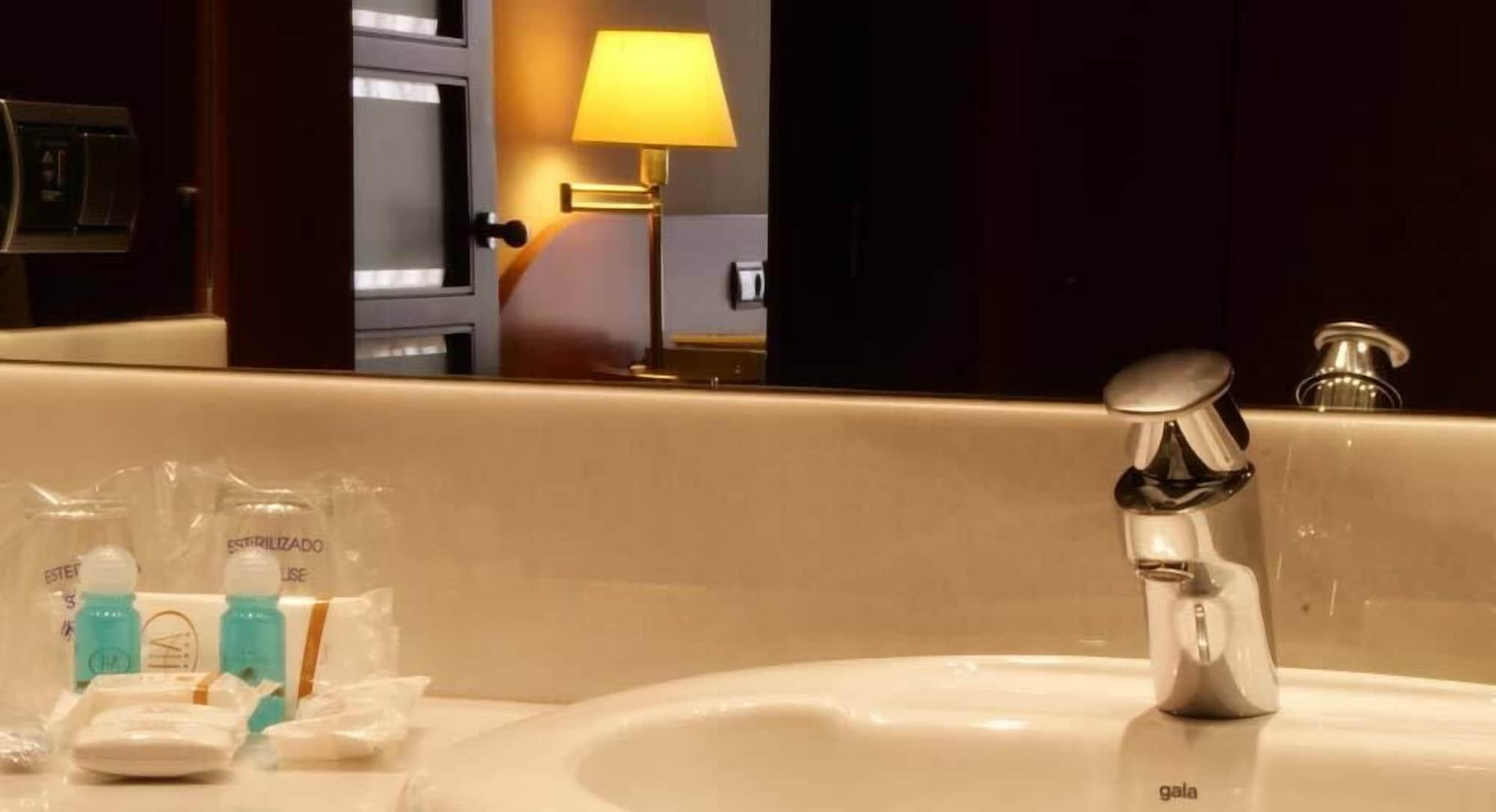 Hotel Amadeus บายาโดลิด ภายนอก รูปภาพ