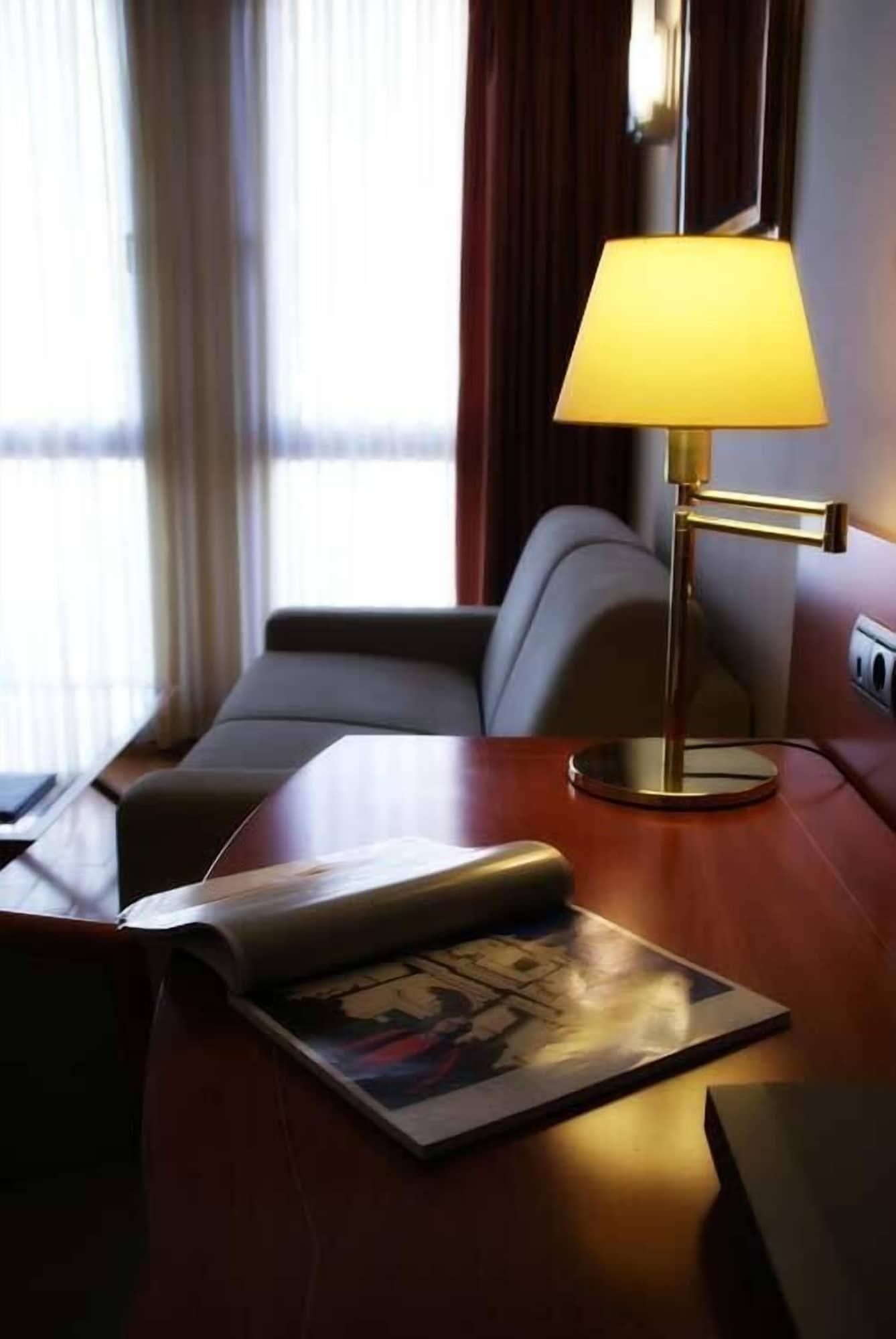 Hotel Amadeus บายาโดลิด ภายนอก รูปภาพ